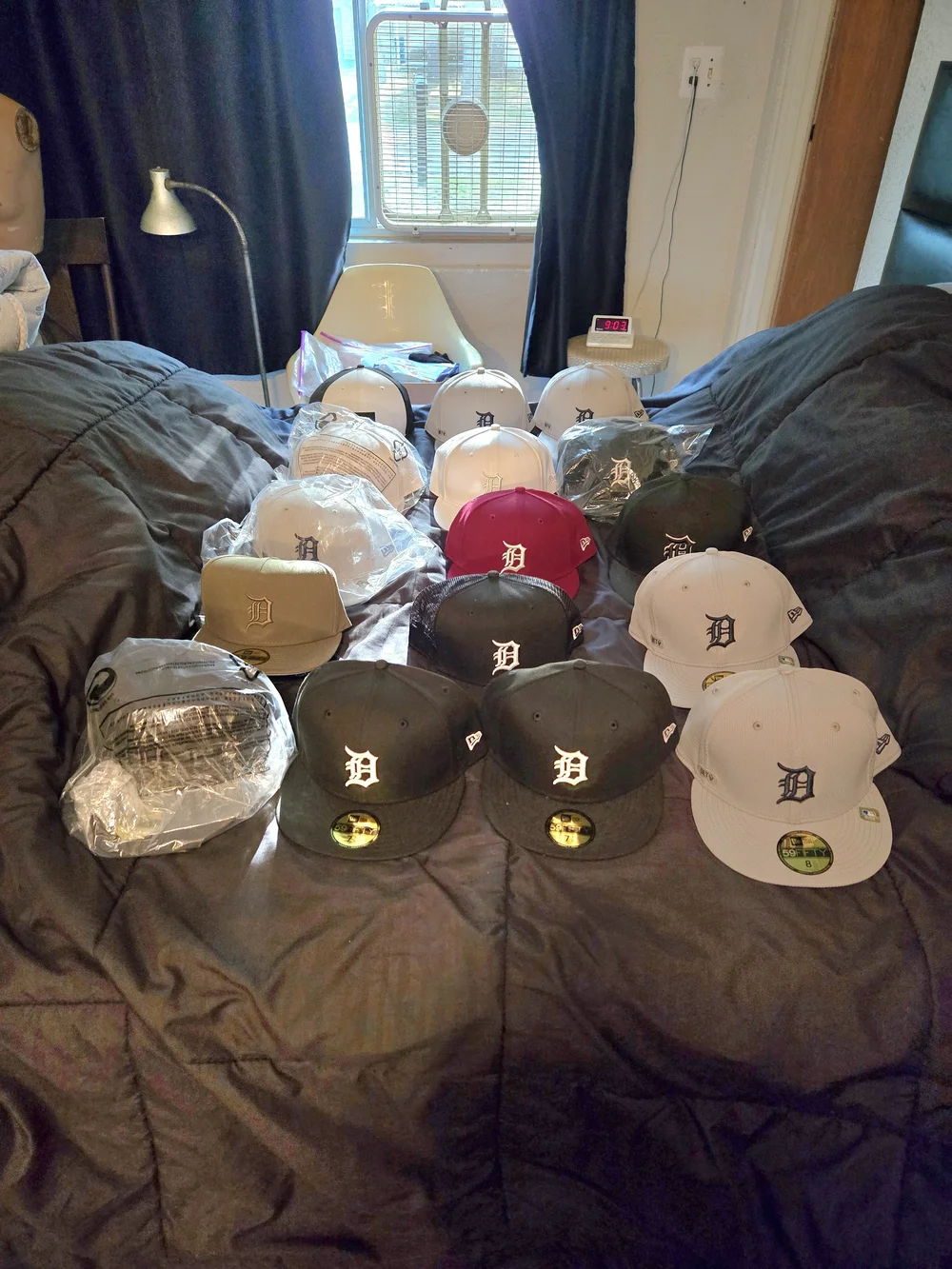 New Era 59fifty Detroit Tigers And Detroit  Lions And Puma Etc. 29 Hats Total